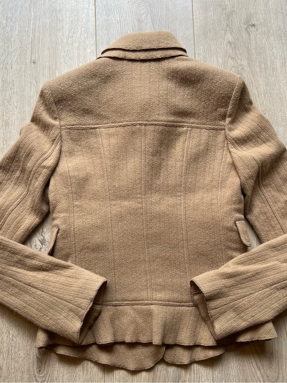 Burberry Camel/Tan Scalloped Hem Wool Blend Blazer Jacket - Picture 3 of 5
